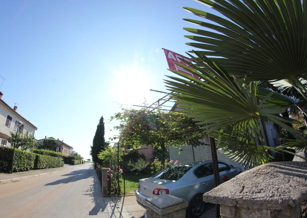 Apartments Neno Umag Exterior photo
